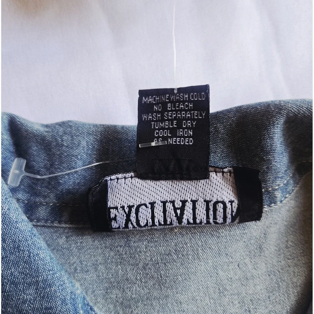 Excitation Womens Blue Denim Short Sleeve Button Front‎ Shirt Size Medium NWT